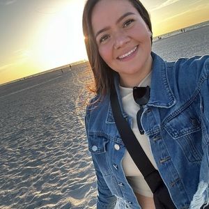 Meet your Posher, Angie